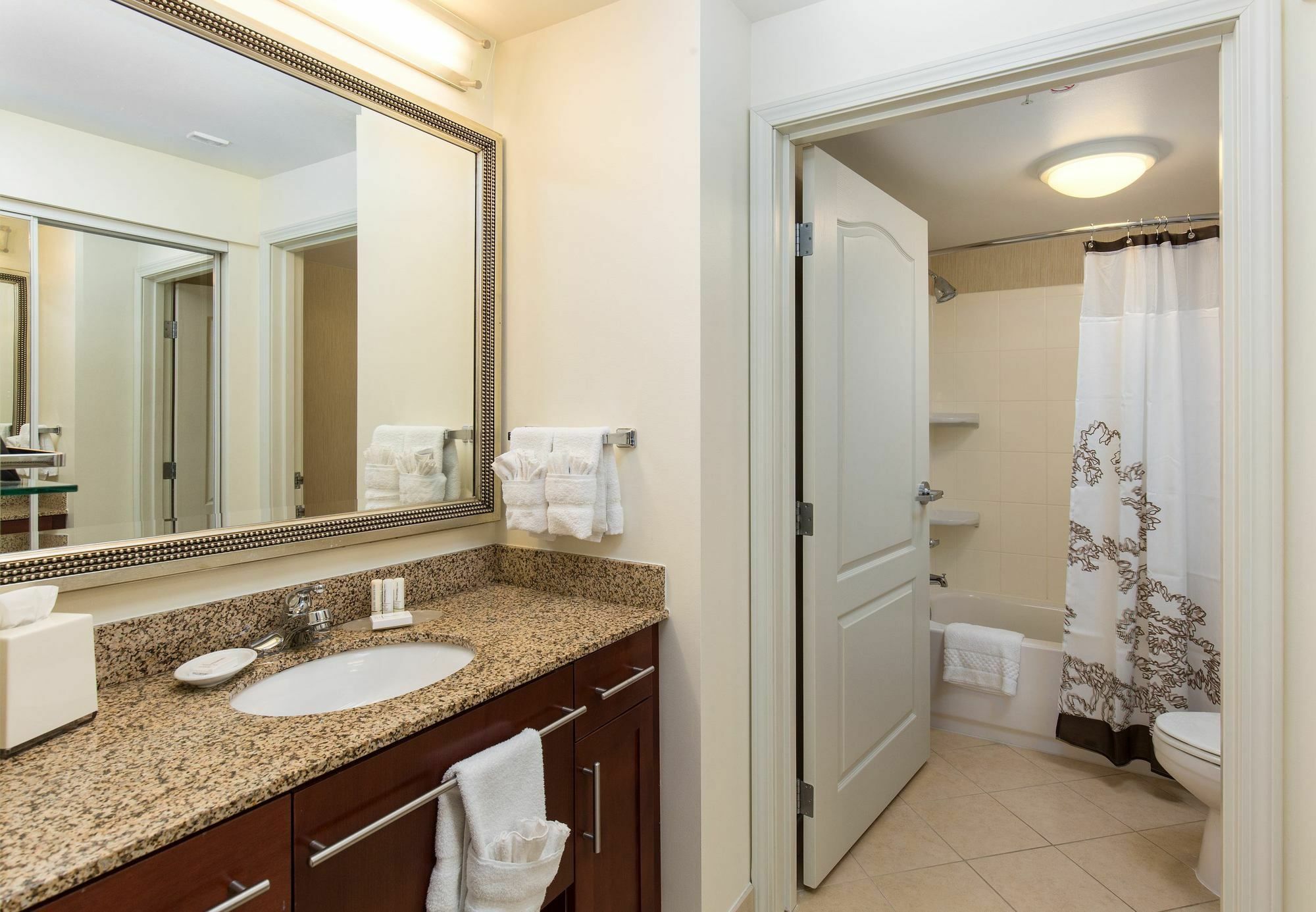 Residence Inn By Marriott Springfield Old Keene Mill Ngoại thất bức ảnh